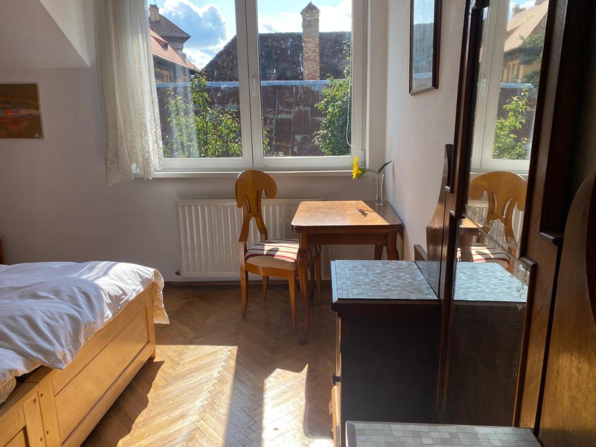 Rose'S Oldtown Apartment ブラショフ エクステリア 写真