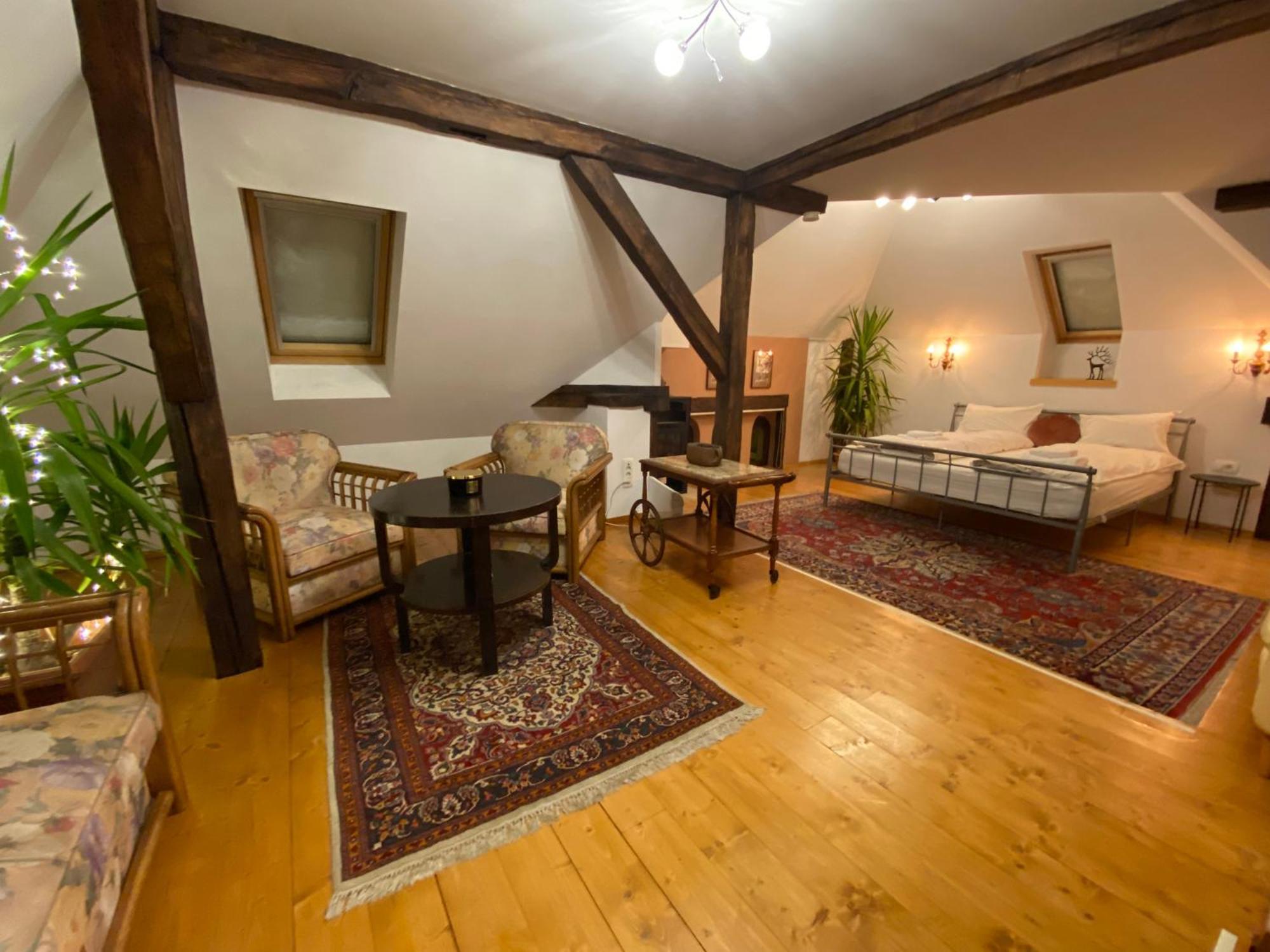 Rose'S Oldtown Apartment ブラショフ エクステリア 写真